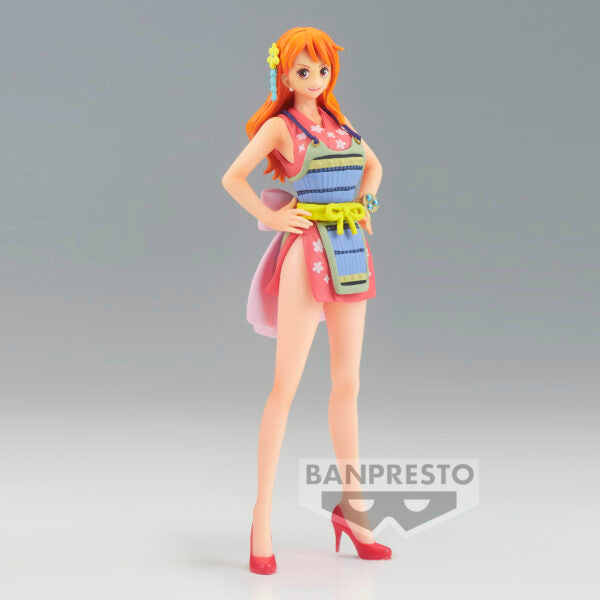 One Piece: Nami Statue