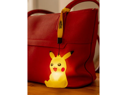 Leuchtendes Pikachu an Tasche