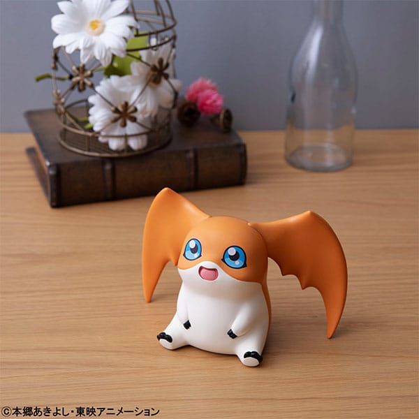 Digimon Adventure Look Up Statue Patamon
